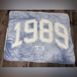 Taylor Swift 1989 Blanket